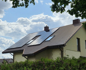 Saulės elektrinė ant gyvenamojo namo